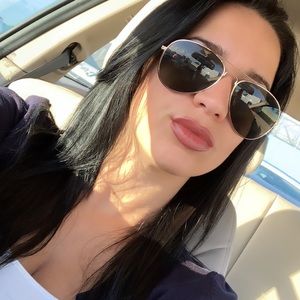 Meet your Posher, Lisett